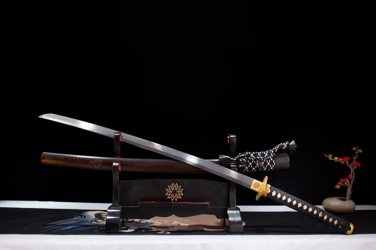 Huge waves katana