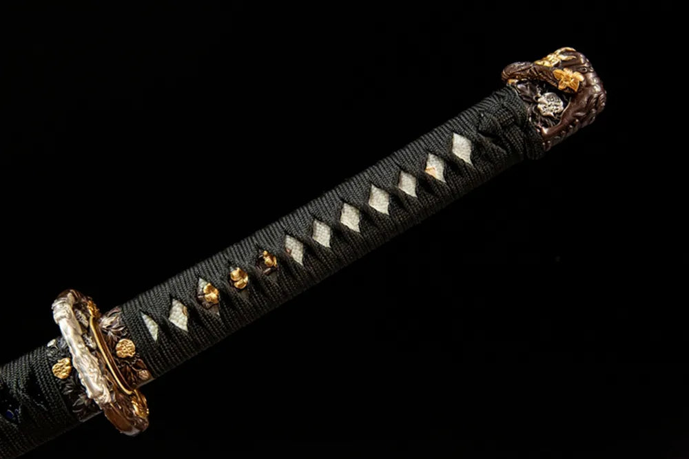 Lion King Tachi full handle, ray skin wrapped with Moro-hineri-maki silk