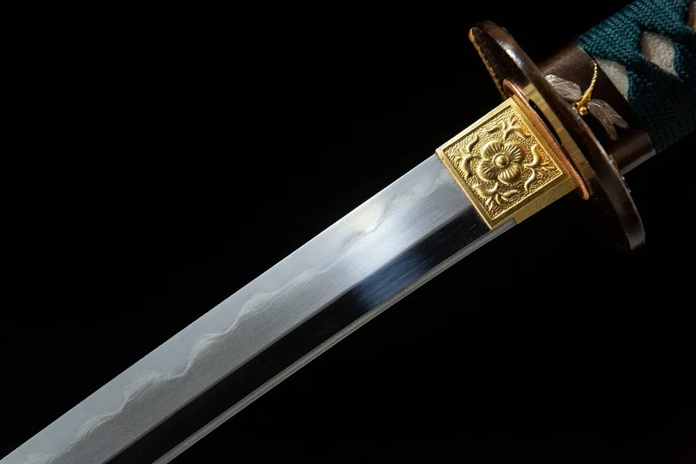 Upper blade closeup kobuse T10 gunome wave hamon near solid copper gilded habaki real yokote