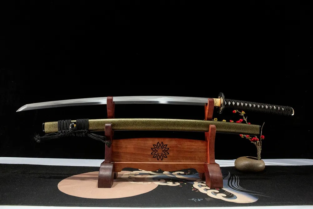 45° unsheathed front view shinogizukuri real yokori sharp practice blade