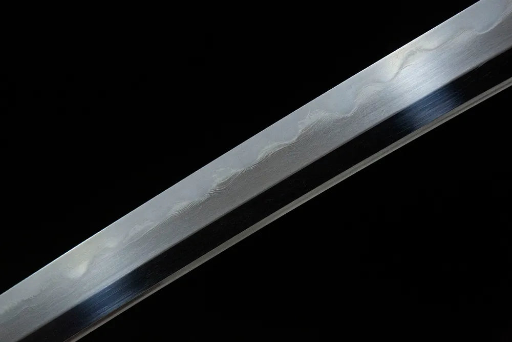 Middle blade detail continuous gunome temper grain kobuse laminated steel shiage polish surface