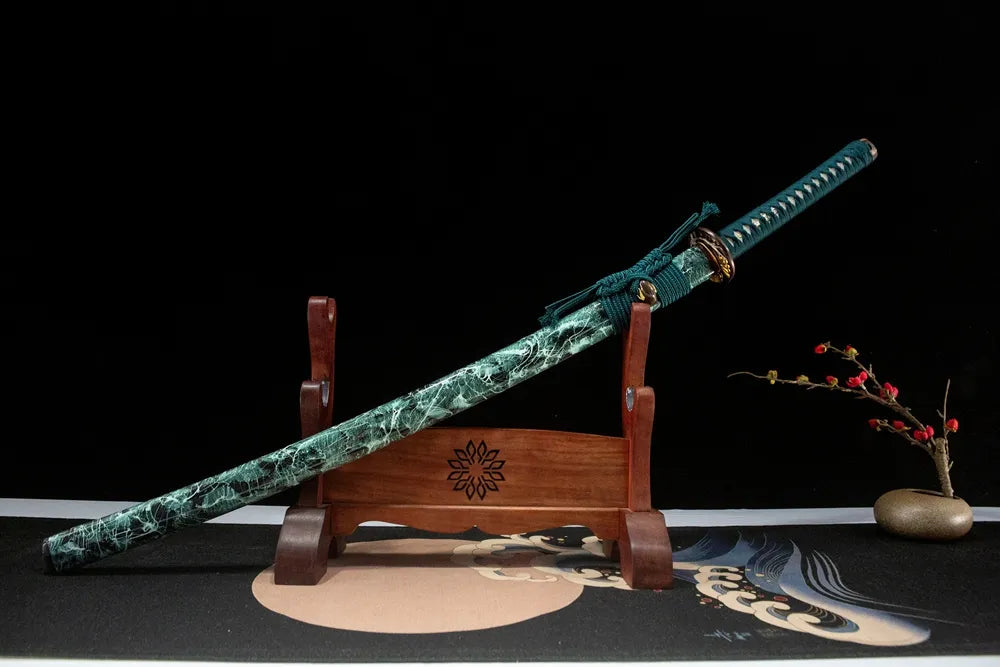 45-degree front view Qingtang Katana sheathed hand painted solid wood saya full ox horn fittings coarse cotton sageo