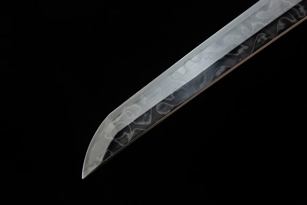 Kissaki tip closeup clear hitatsura temper line fully factory sharp edge