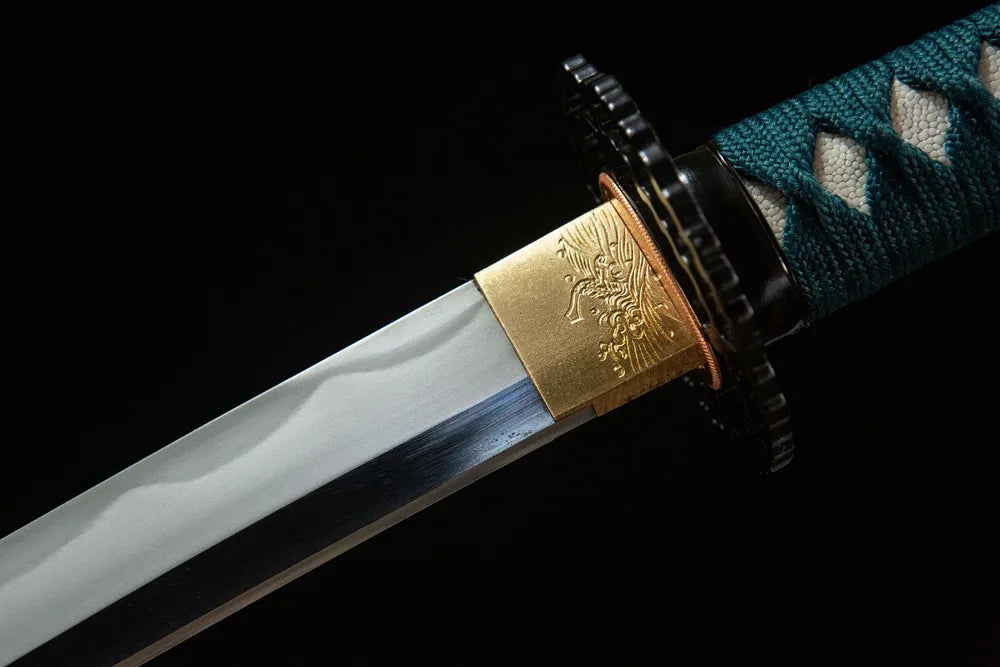 Upper blade closeup Sankoken Wakizashi neat sanbonsugi hamon near copper engraved habaki
