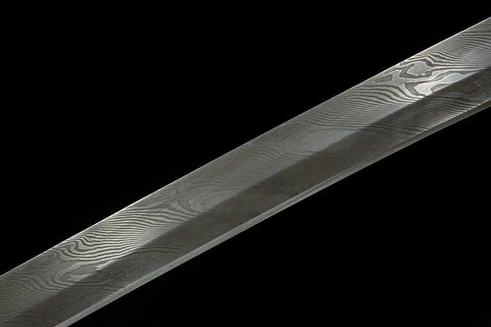Middle blade detail continuous water quenched folded pattern steel polished surface