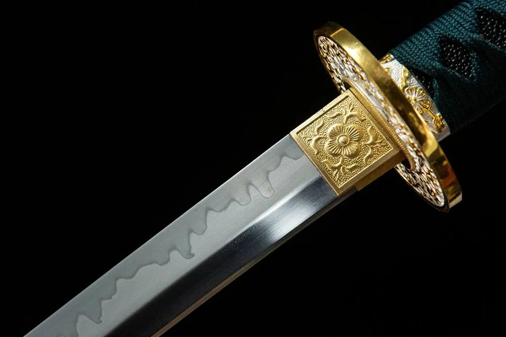 Green Shade Katana upper blade detail, Gunome hamon near copper habaki T10 steel