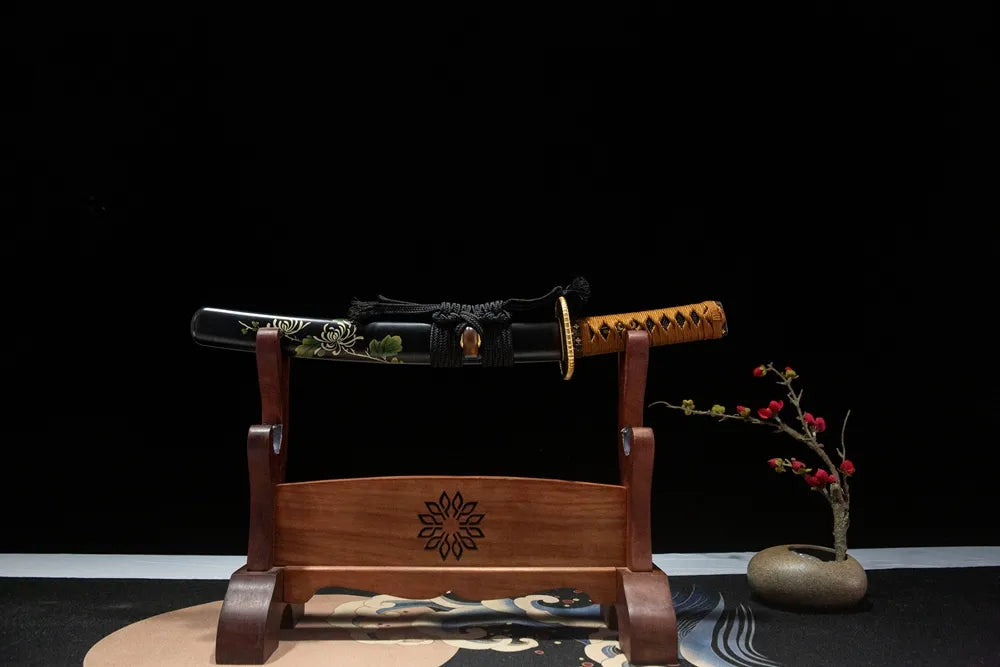 Horizontal front display compact folding steel water hardening daisho wakizashi