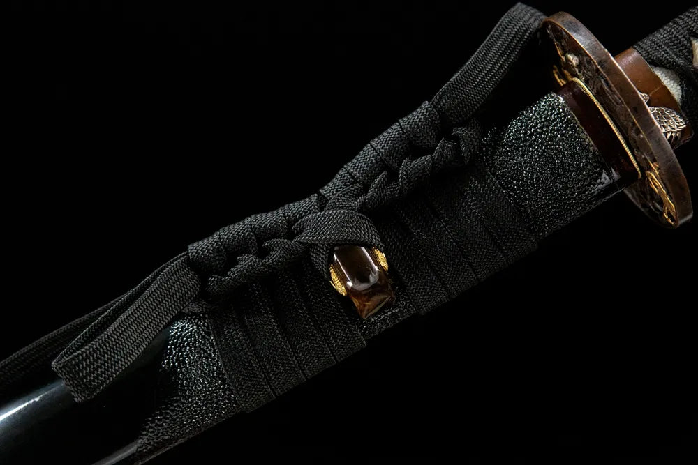 Cotton sageo cord tied around ox horn kurikata of Red-Crowned Crane Katana saya