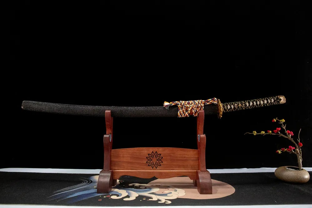 Horizontal front display top tier hitatsura cloud hamon disassemblable collector katana