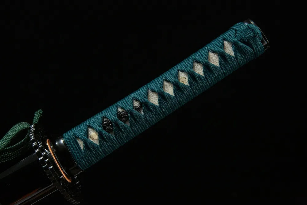 Full haichi tsuka front view Sankoken genuine ray skin deep green moro-hineri silk wrap