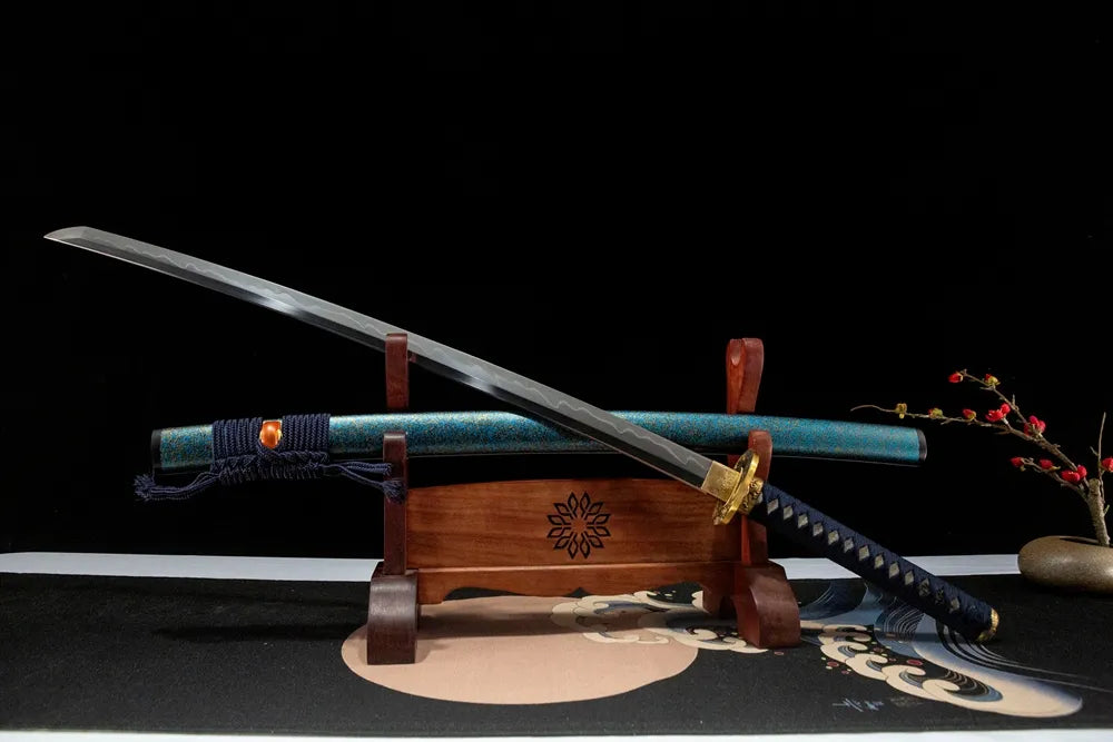 45° unsheathed front view shinogizukuri sharp practice blade no yokote