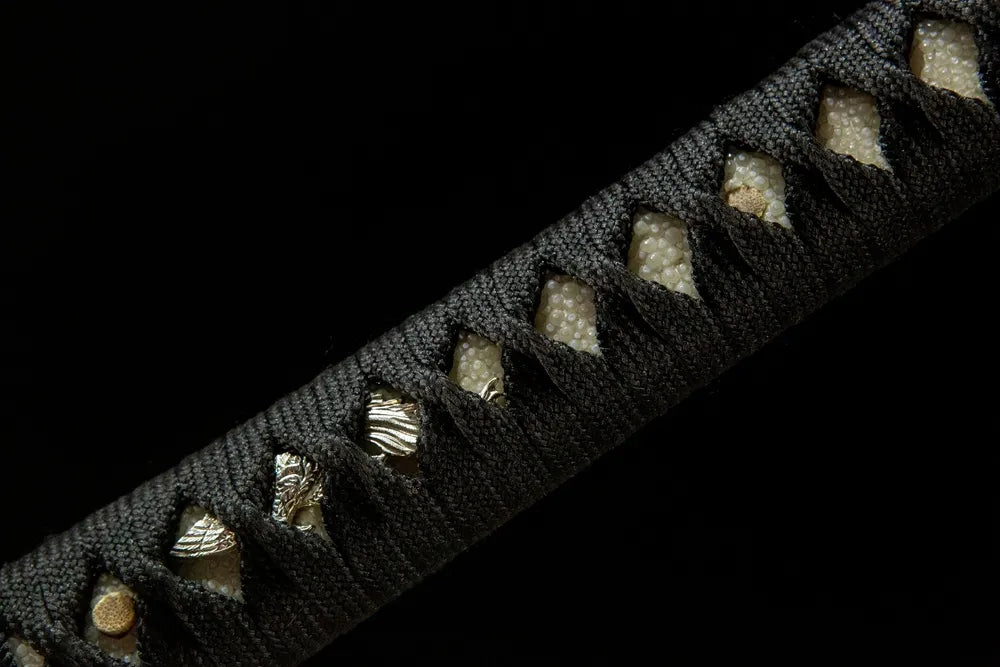 Middle handle front shot The Firmament Tachi, natural ray skin base under silk wrapping