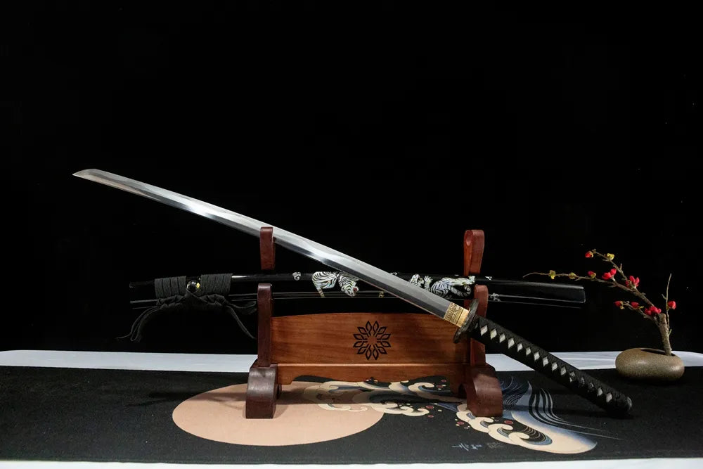 45° unsheathed front view Fierce Tiger real yokote sharp shinogizukuri blade