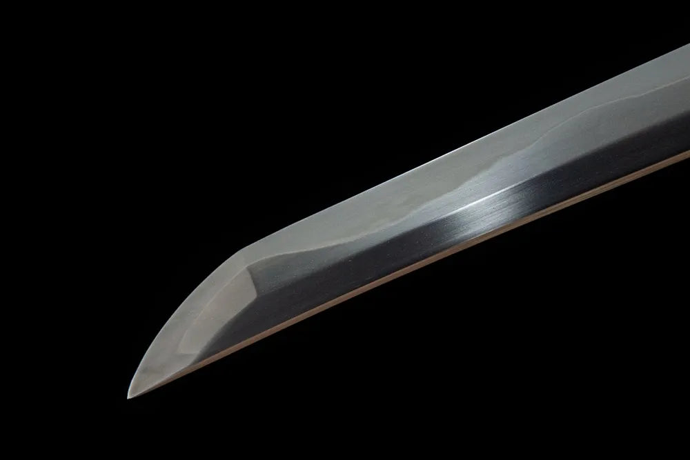 Kissaki tip closeup 3.8cm fully factory sharp functional cutting edge
