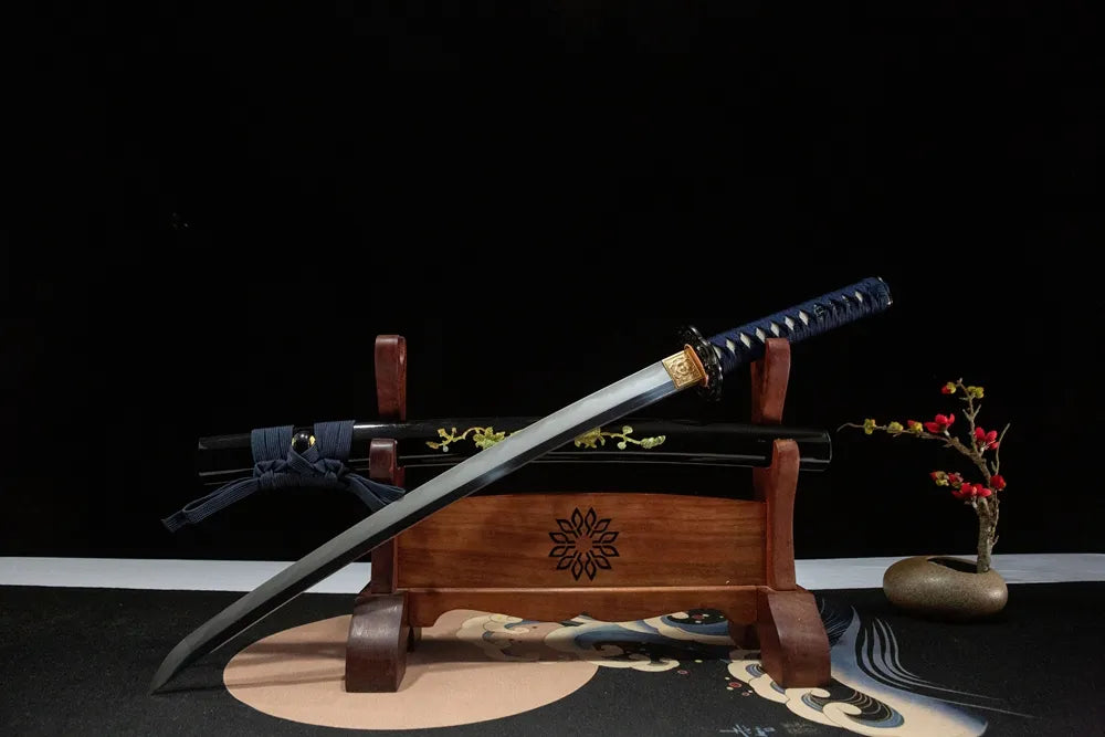 45° unsheathed front view Hummingbird Wakizashi fully sharp shinogizukuri no blood groove short blade