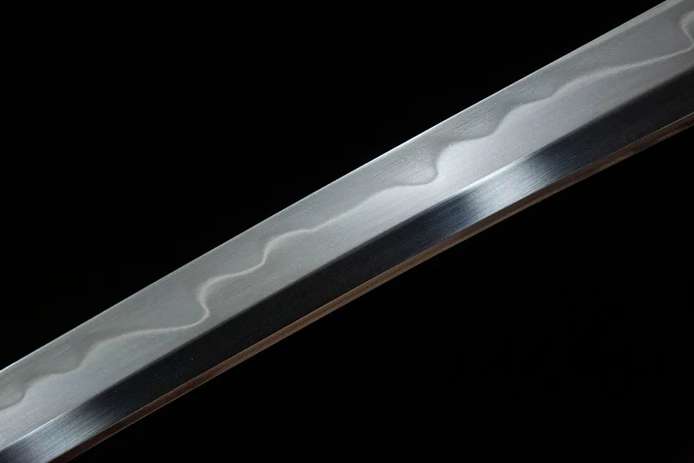 Middle blade detail plain polished maru surface uniform clay temper finish