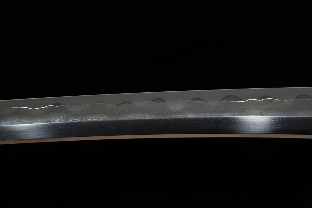 Middle short blade detail sanmai folded grain uniform gunome wave hamon surface