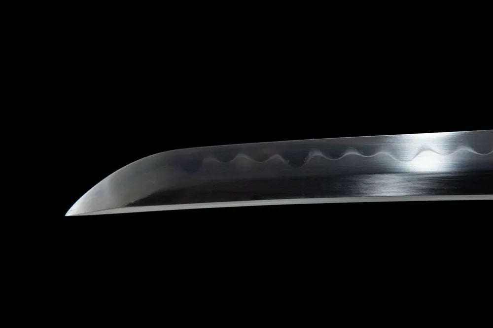 Kissaki tip closeup clear gunome hamon fully sharp cutting edge