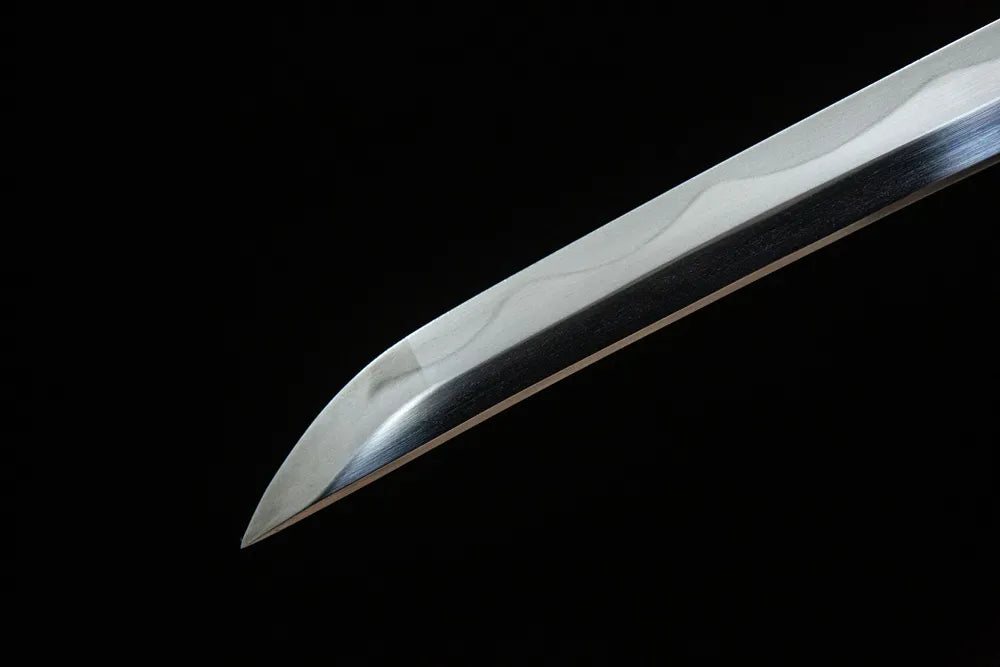 Kissaki tip closeup Hummingbird Wakizashi short blade sharp functional cutting edge