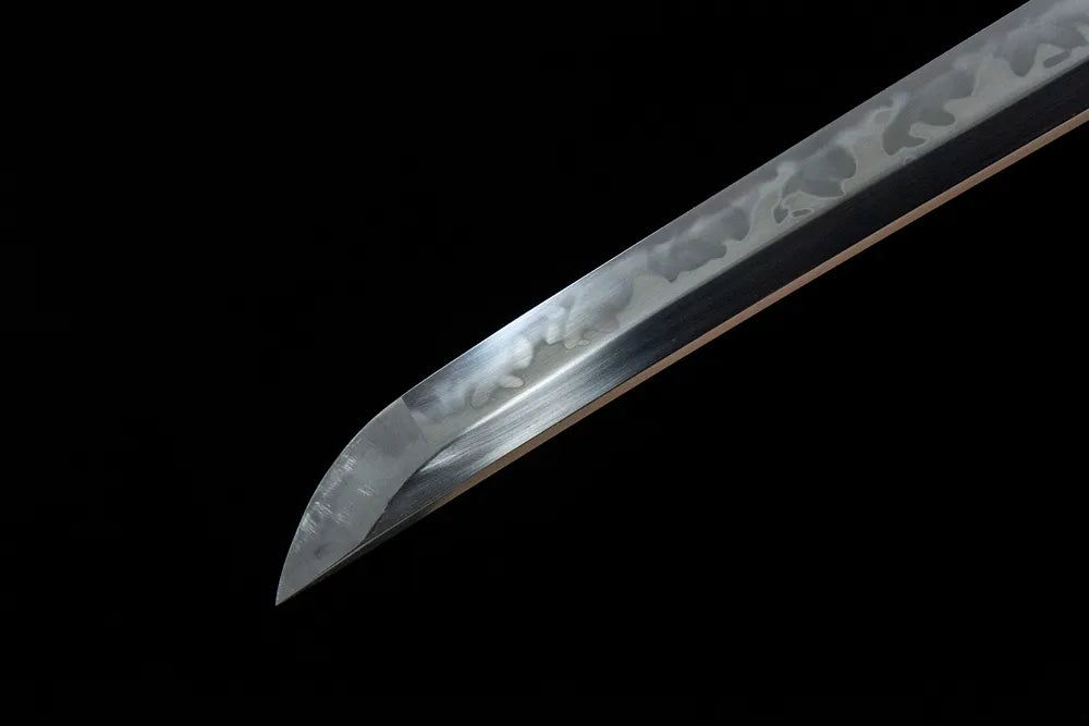Kissaki closeup Simple Shadow plain polished sharp cutting edge