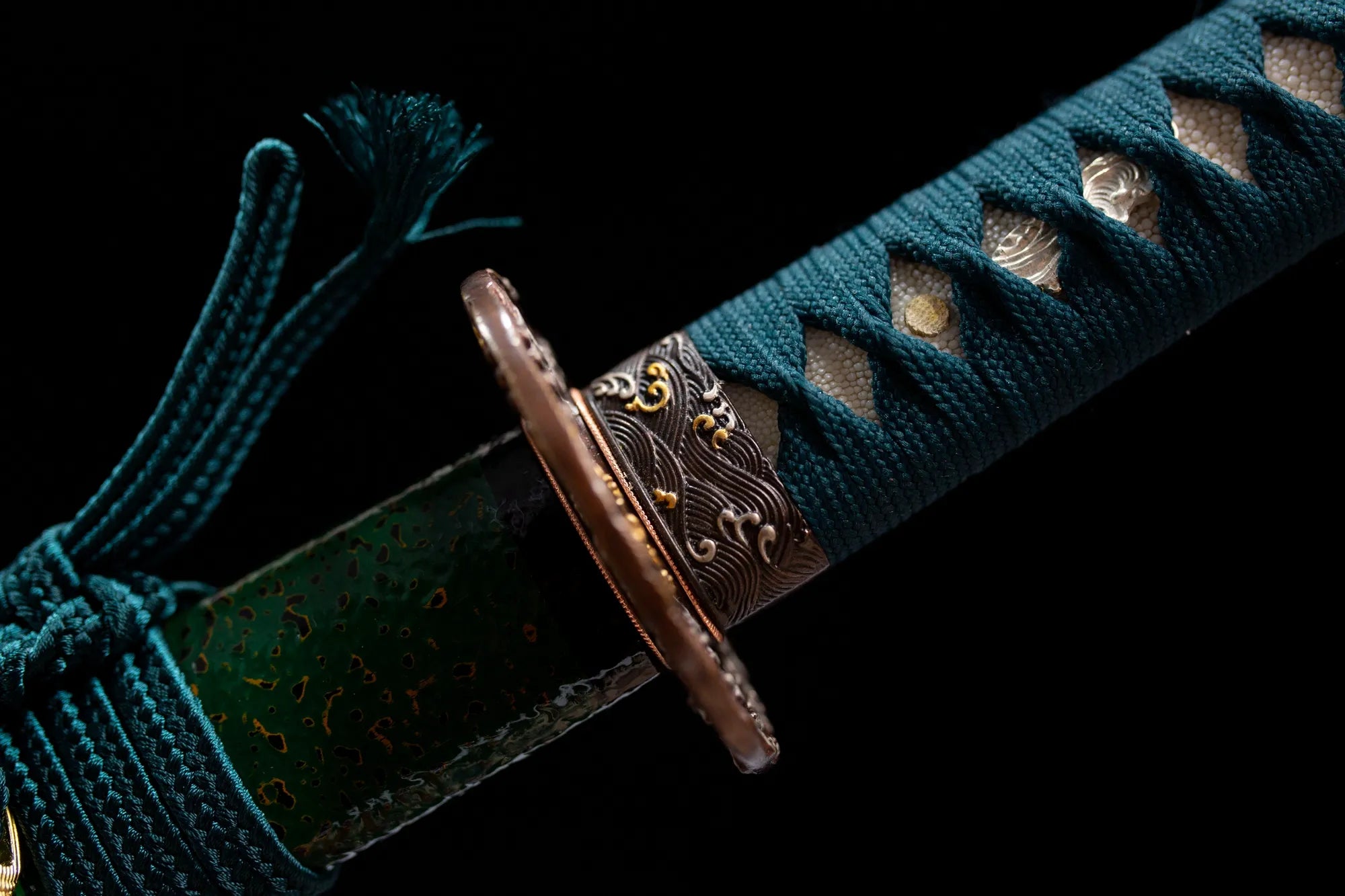 green shade wakizashi
