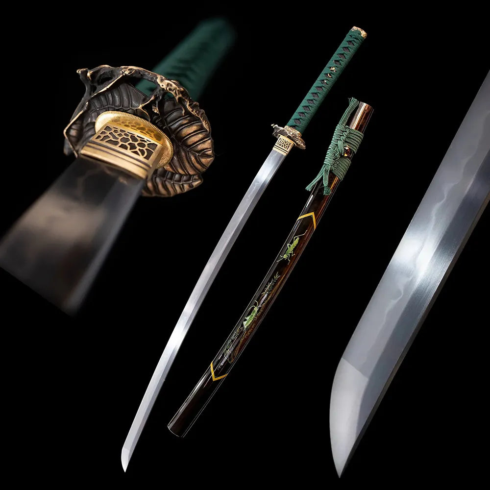 Vibrant‑Grasshopper‑Katana wild‑nature vivid grasshopper‑creature‑motif samurai katana drawn T10 suguha‑gunome lively‑insect‑undulating hamon blade moss‑green hand‑painted grass‑leaf‑grasshopper saya full black‑background studio shot