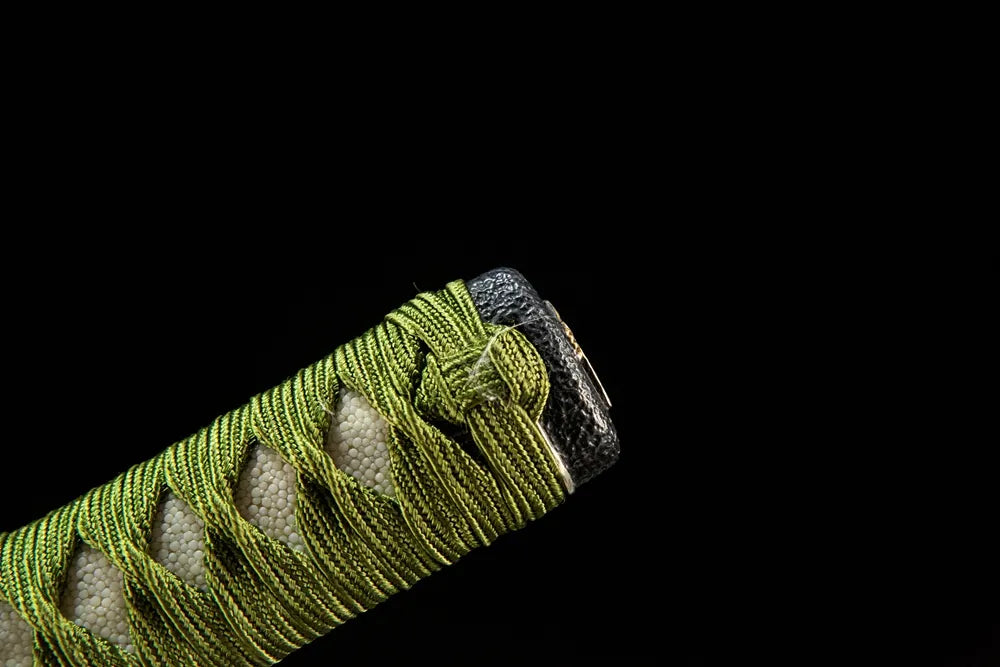 Floating Clouds Katana handle closeup Moro-hineri-maki silk wrap