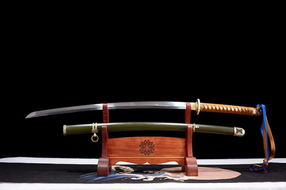 Flat fully‑drawn damascus oil‑quenched Command‑Saber blade wooden rack front shot