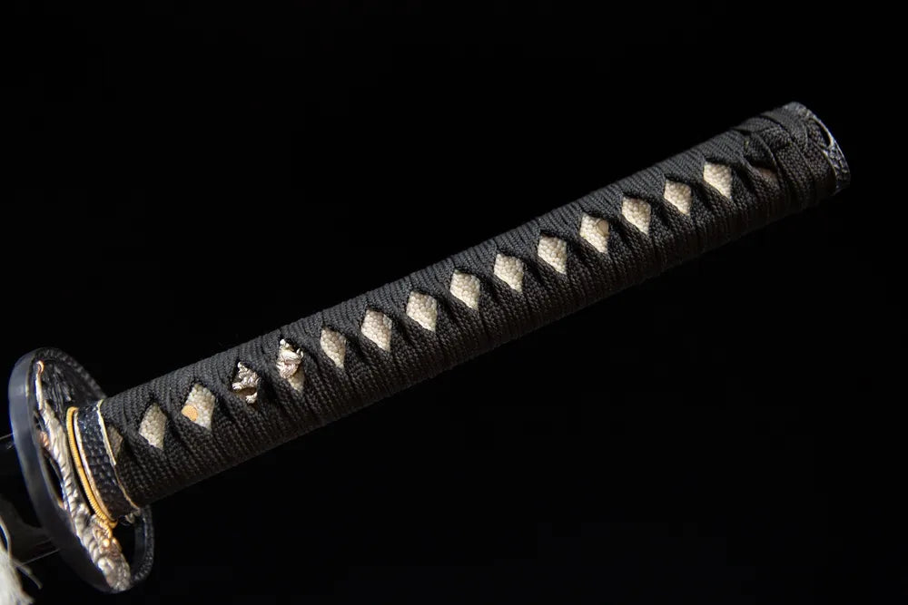 Full black ray skin wrapped tsuka front shot