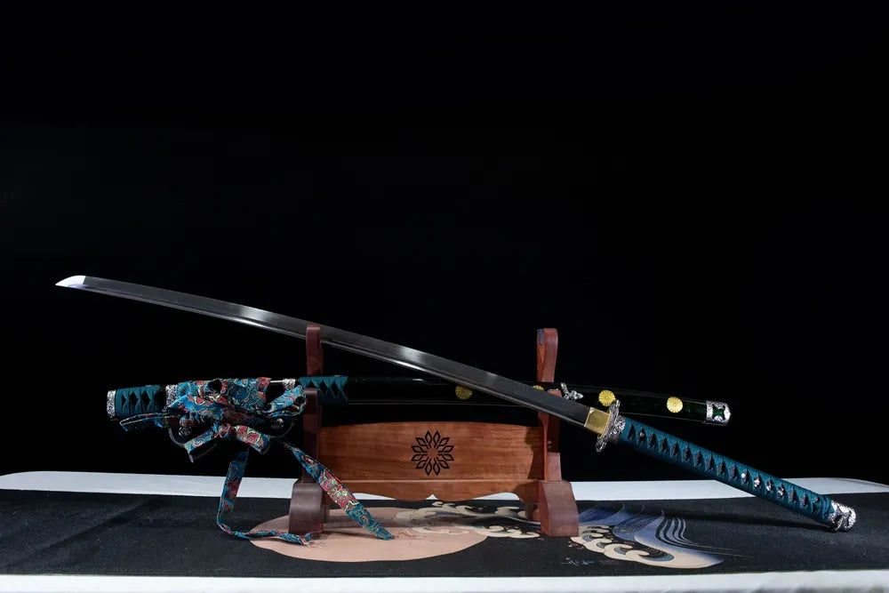 45° unsheathed front view shallow sori shinogizukuri long training edge