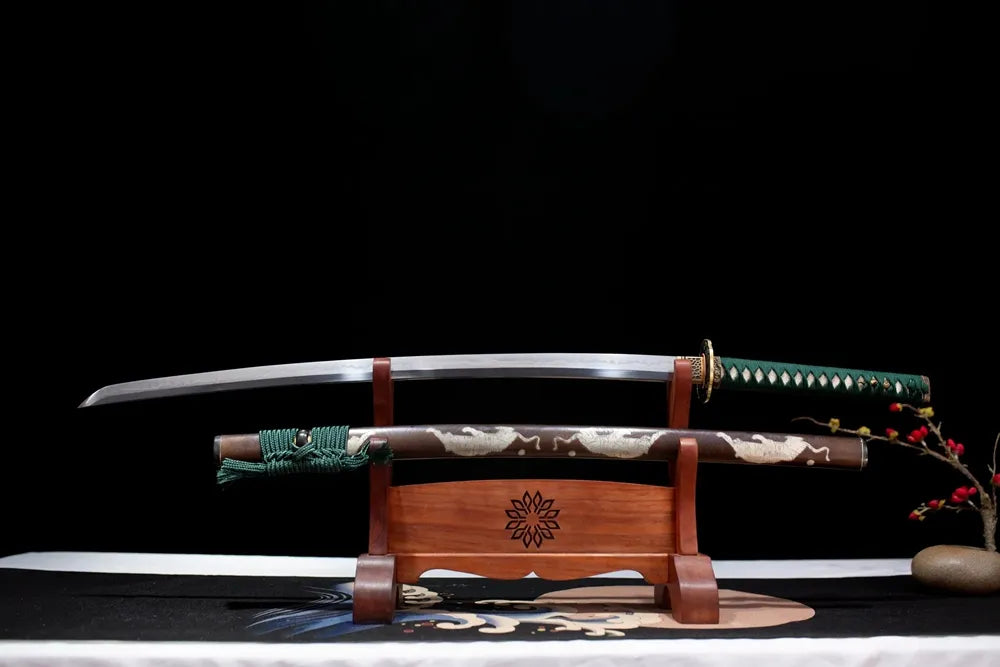 Flat fully‑drawn T10 clay‑tempered midare‑gunome‑hamon Forest‑Tiger‑Katana blade wooden rack front shot