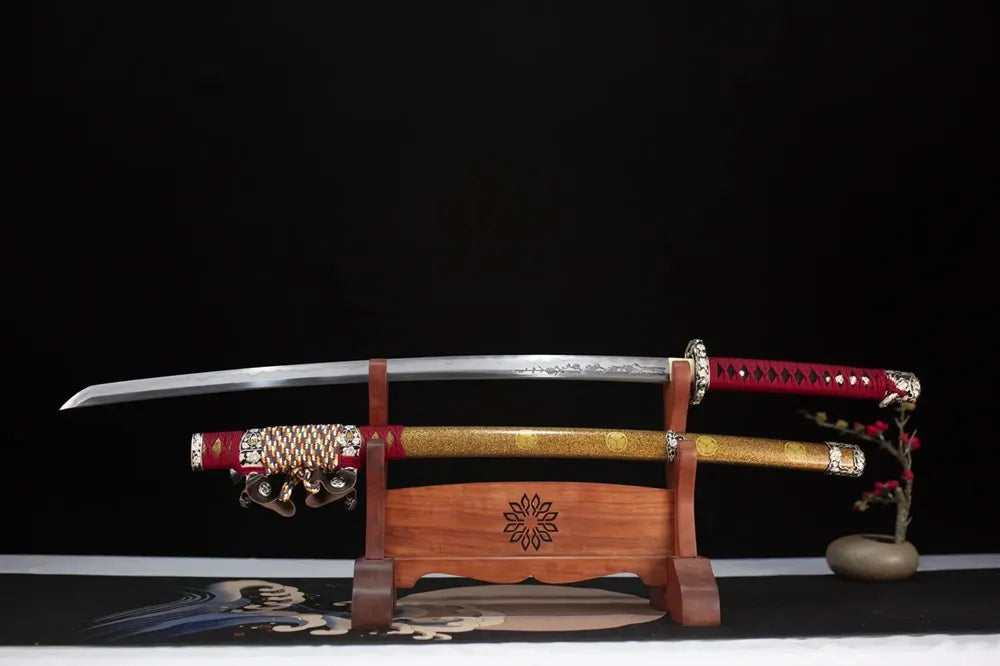 Flat fully‑drawn honsanmai‑sanmai‑forged damascus‑t10 gunome‑hamon Perseverance‑Tachi blade wooden rack front shot