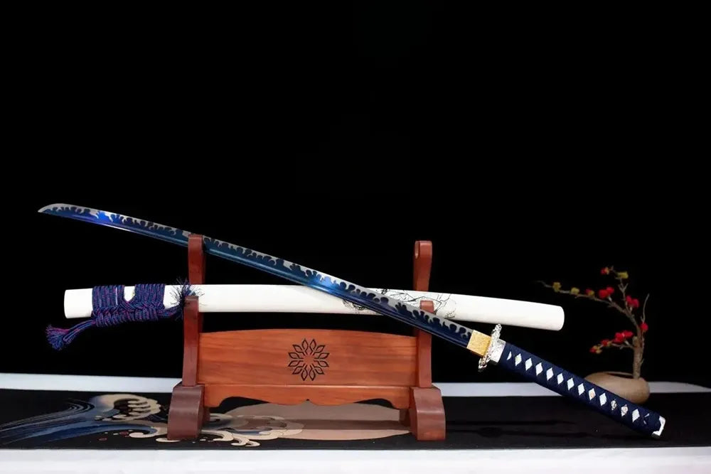 45‑angle open full‑size Geisha‑Katana ukiyo‑e‑geisha‑beauty‑figurative‑motif samurai katana two‑layer wooden stand front view