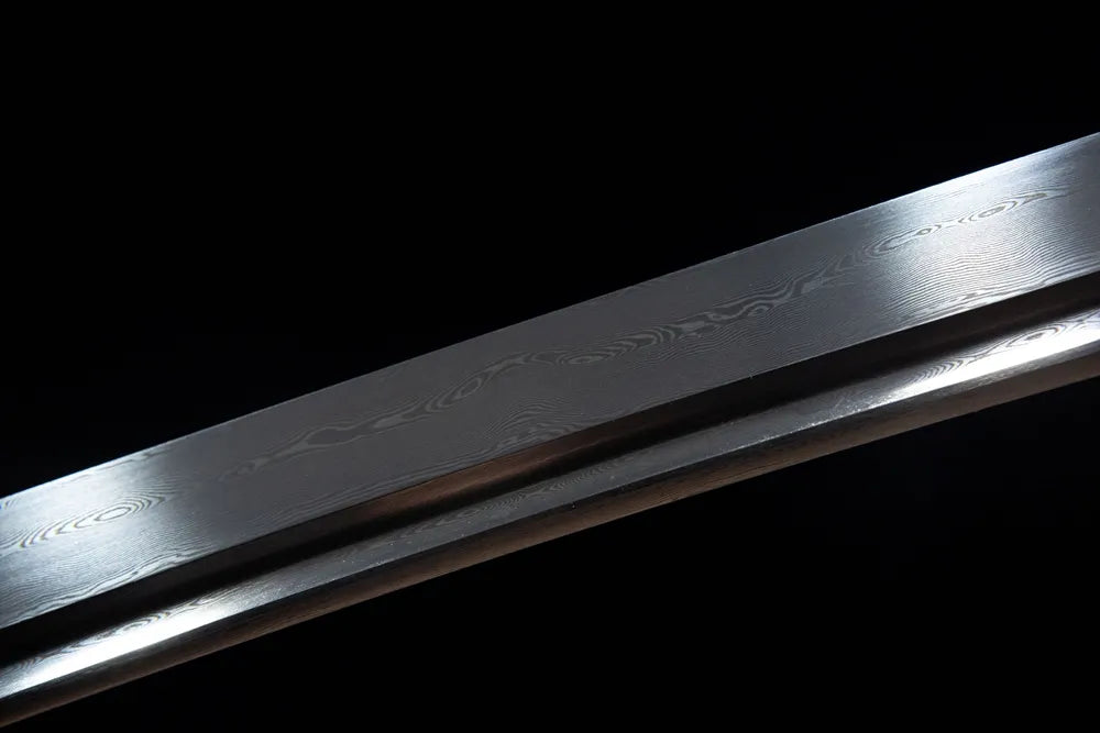 Middle long blade detail flawless water tempered polished surface without hamon