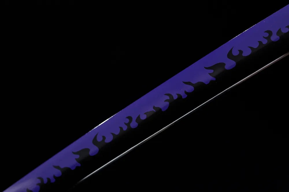 Mid‑section choji clove temper grain steel texture shot