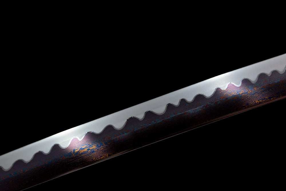 Mid‑section damascus folded texture oil‑quenched blade surface close‑up shot
