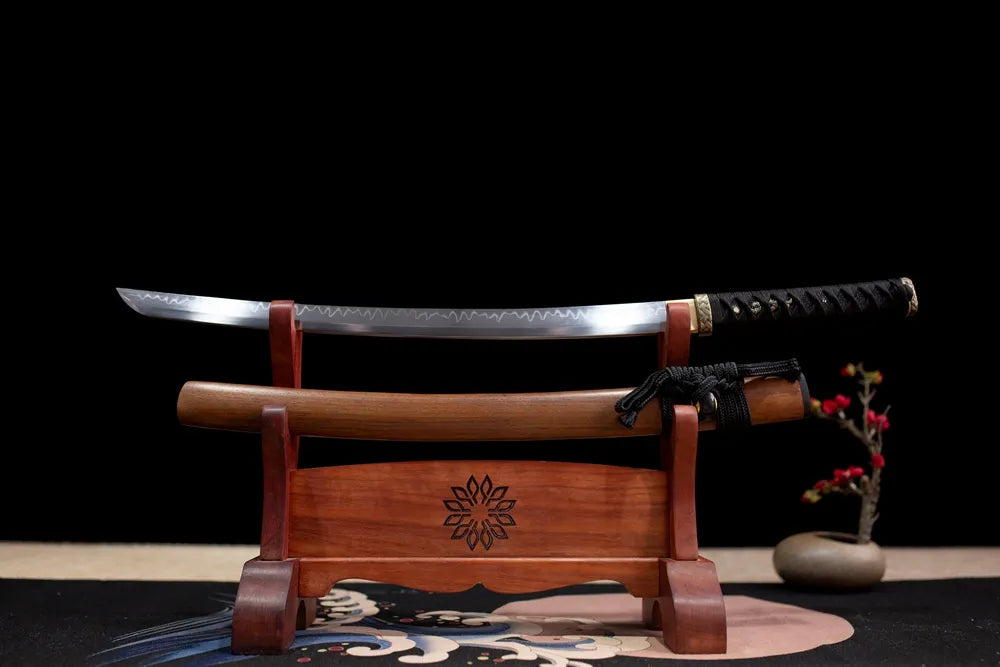 Flat fully‑drawn T10 clay‑tempered sanbonsugi‑hamon Counterblade‑Katana blade wooden rack front shot