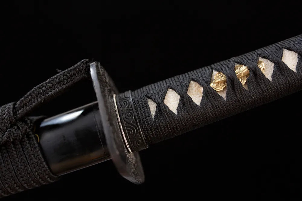 Cloud‑ocean‑wave‑relief vintage‑black‑cloud‑alloy fuchi grip‑ring macro close‑up