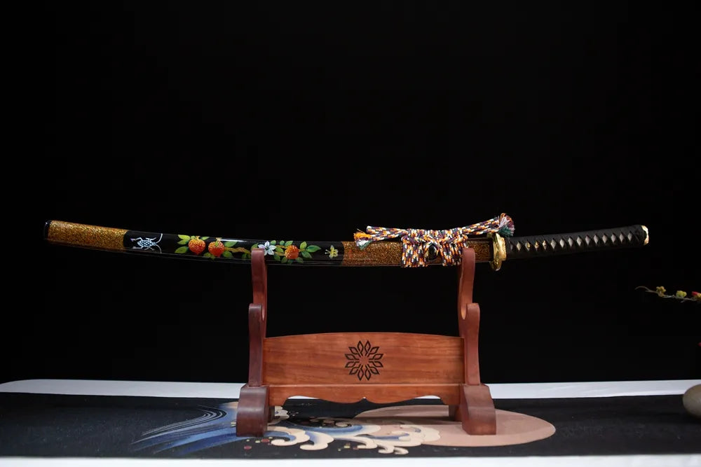 Horizontal laid closed maki-e lacquer full size samurai sword