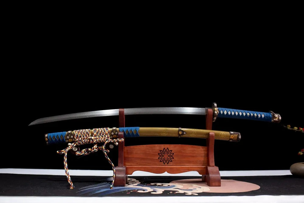 Flat fully‑drawn multi‑layer damascus oil‑quenched Tachi‑Fukushima‑Masanori blade wooden rack front shot