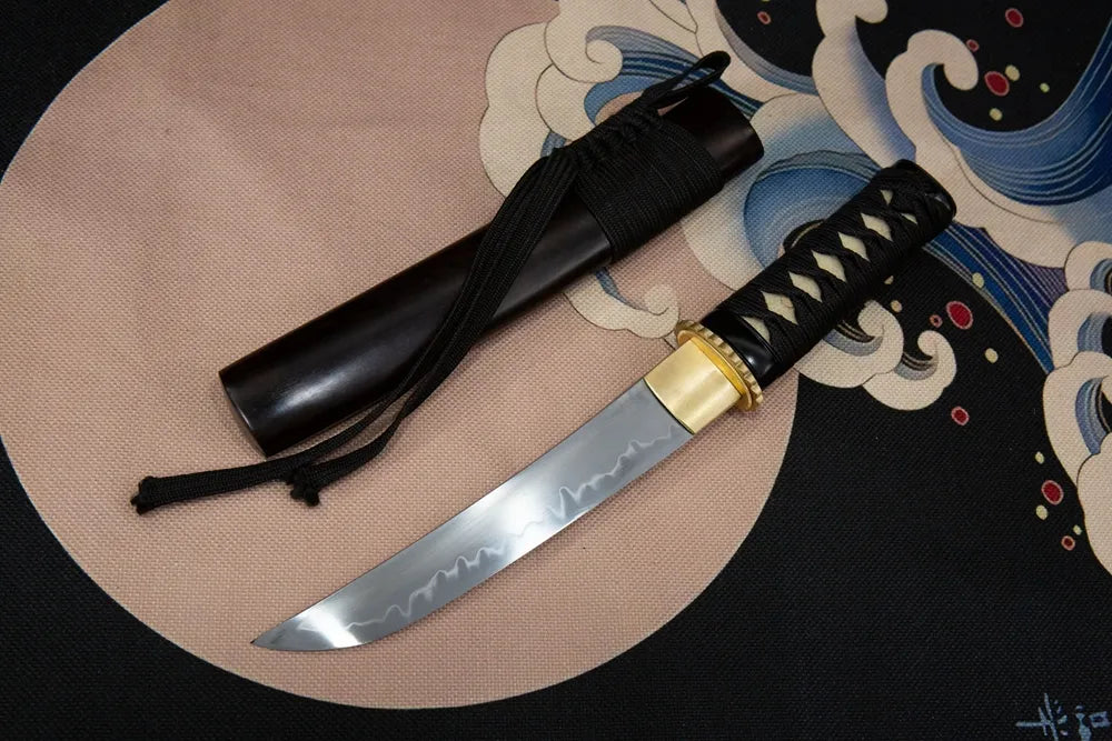 45 angle open short samurai blade full view