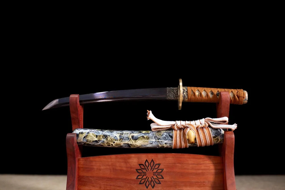 Flat fully‑drawn blued‑steel Agate‑Wakizashi wakizashi blade wooden rack front shot