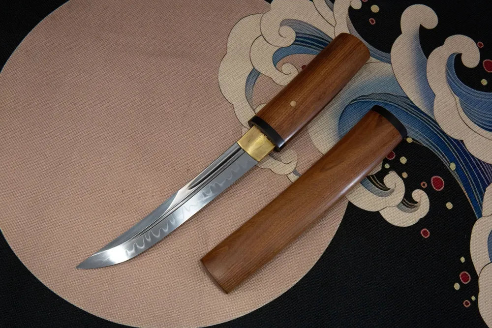 45° front view closed wolf dagger