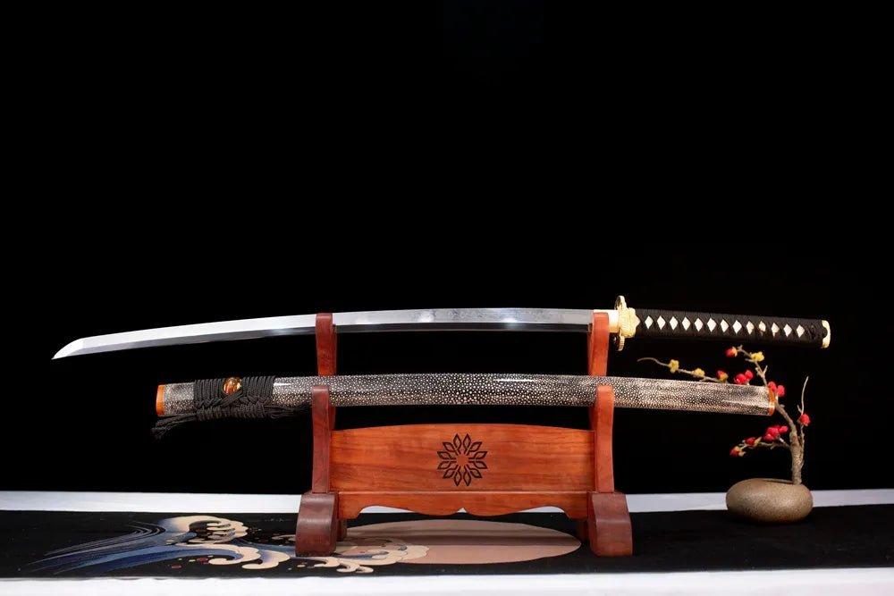 Flat fully‑drawn T10 clay‑tempered midare‑suguha‑hamon Night‑Elf‑Katana blade wooden rack front shot