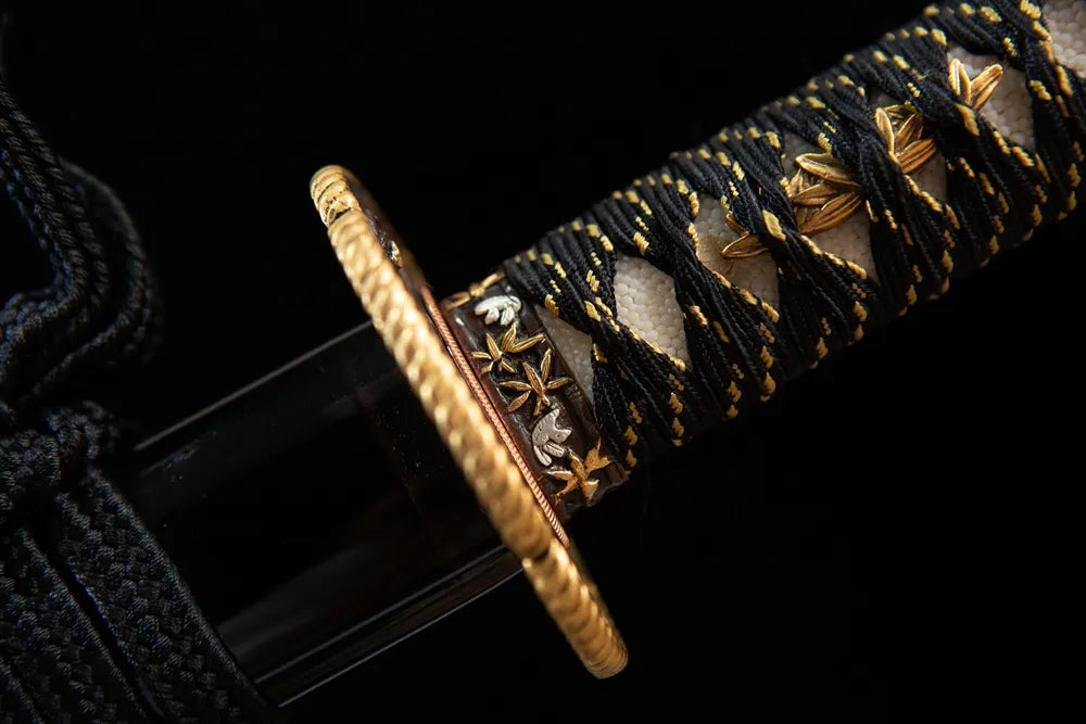Bamboo relief copper grip ring close view