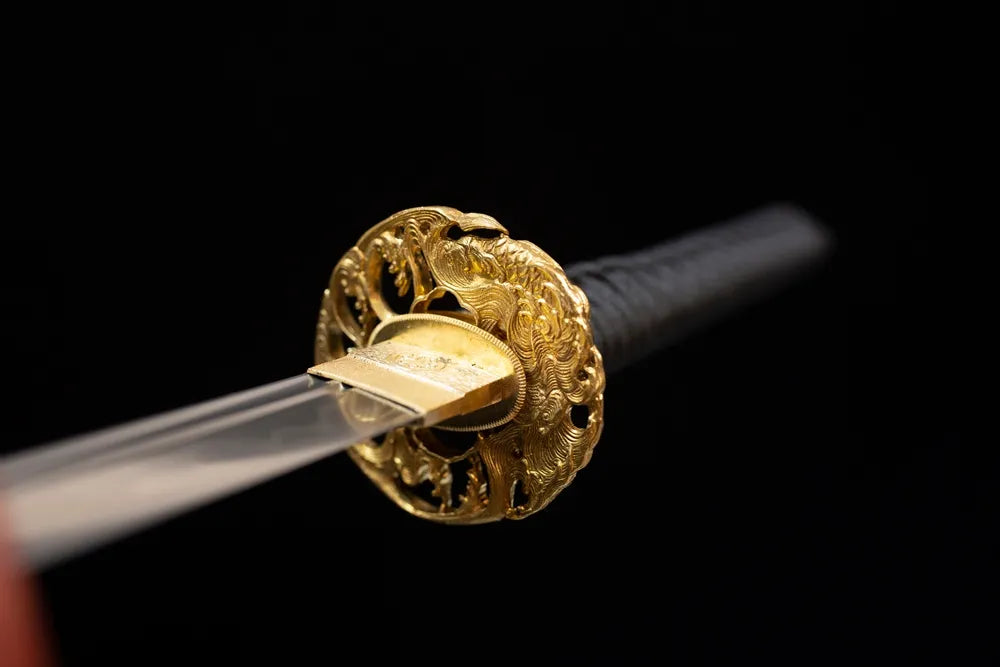 Spray‑Kogarasu‑Maru‑Katana – T10‑Clay‑Tempered‑Spray‑Kogarasu‑Maru‑Ancient‑Raven‑Legend‑Motif Japanese Katana Sword