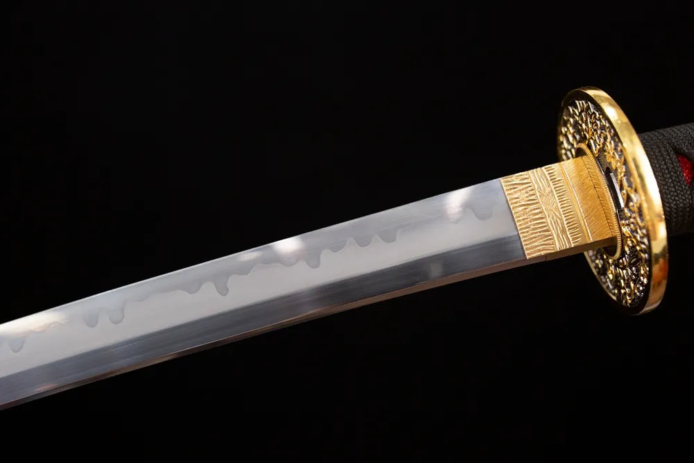 Upper T10 clay‑tempered katana blade copper habaki sanbonsugi three‑cedar‑tree hamon temper‑line macro close‑up