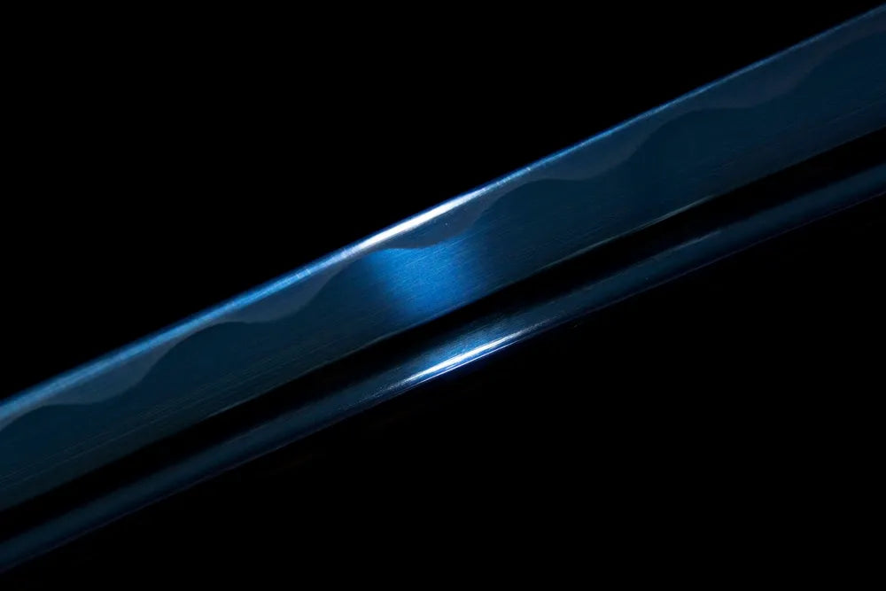 Middle blade detail uniform full blue mirror polish plain maru steel texture