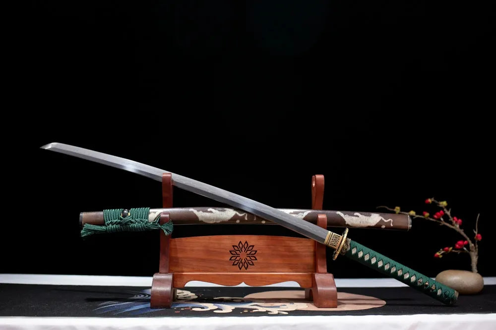 45‑angle open full‑size Forest‑Tiger‑Katana forest wild‑tiger‑motif samurai katana two‑layer wooden stand front view