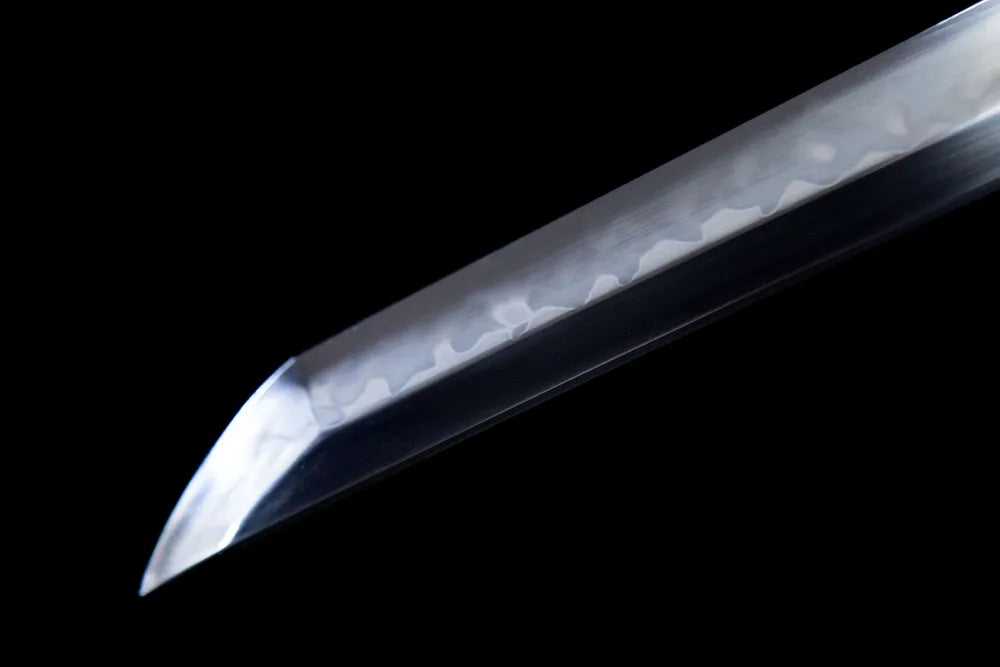 Sharp notarekomi kissaki blade tip close view